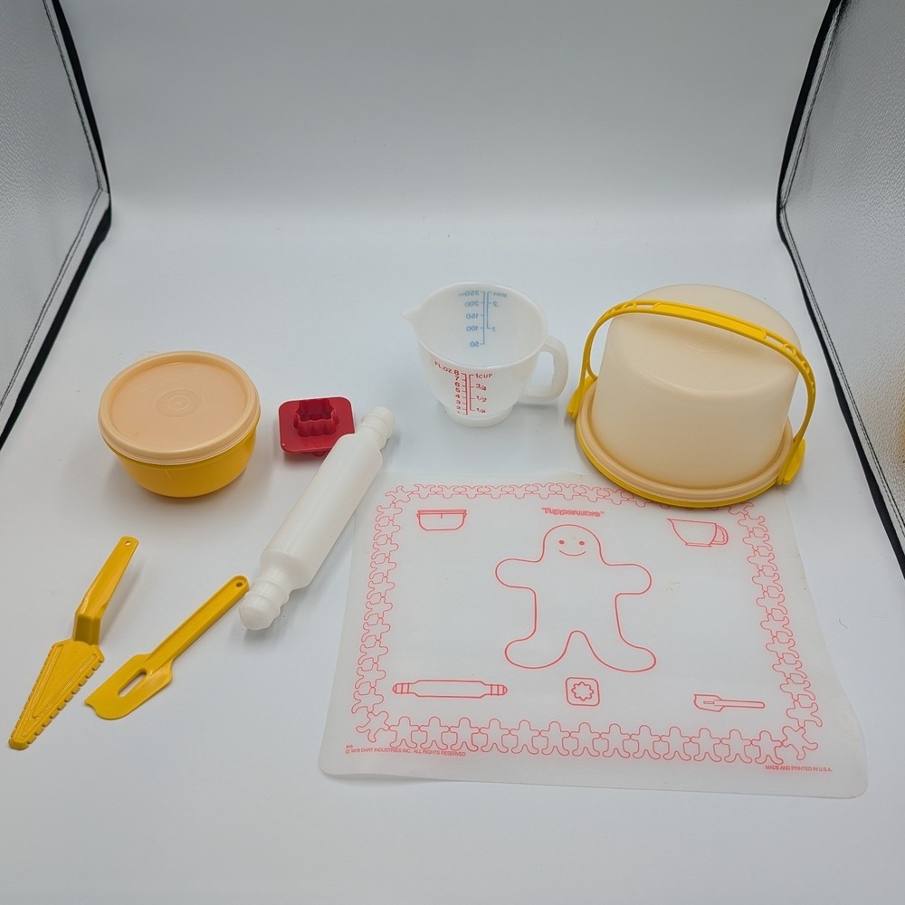 Tupperware Mini Party Baking Toy Set Yellow Vintage Pastry Mat Rolling Pin 9pc